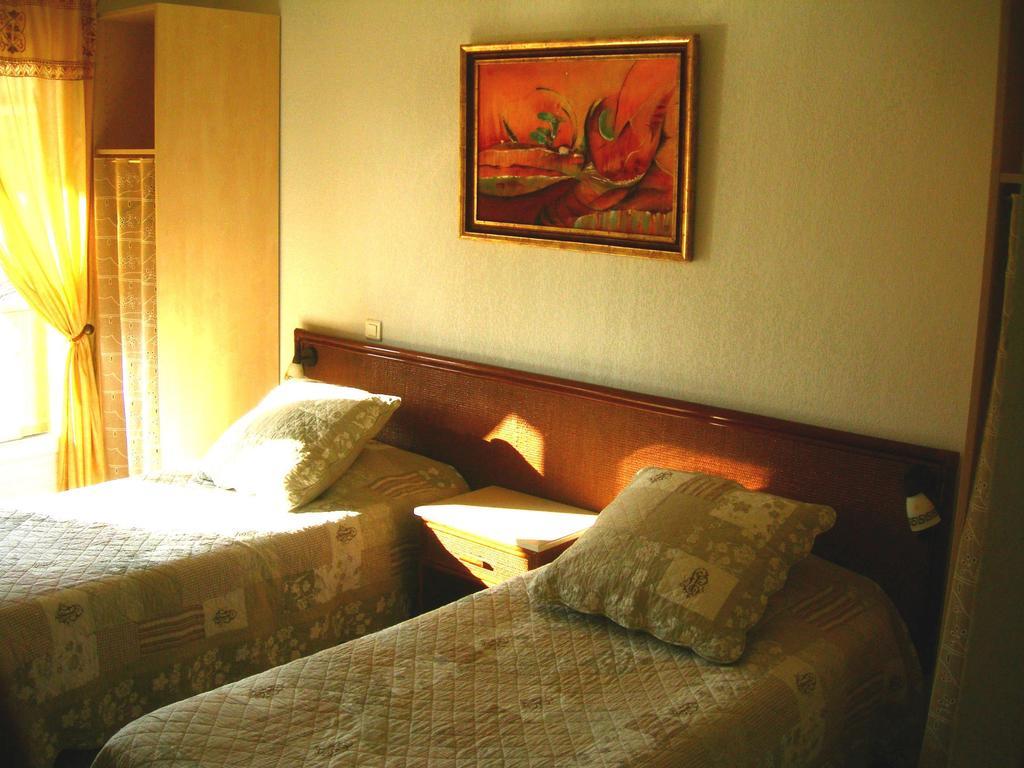 Hotel De La Madeleine Anduze อ็องดูซ ห้อง รูปภาพ