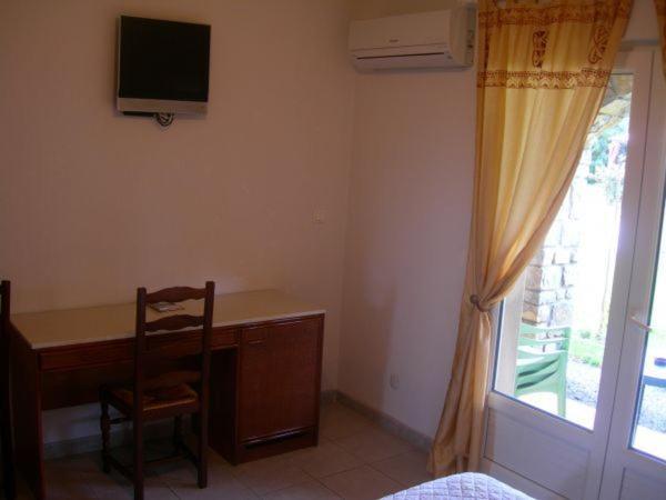 Hotel De La Madeleine Anduze อ็องดูซ ภายนอก รูปภาพ
