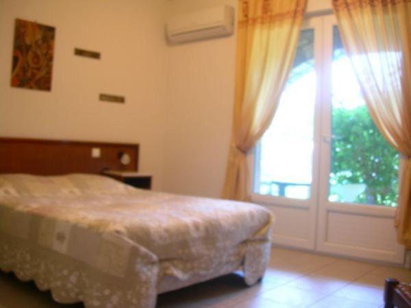 Hotel De La Madeleine Anduze อ็องดูซ ภายนอก รูปภาพ