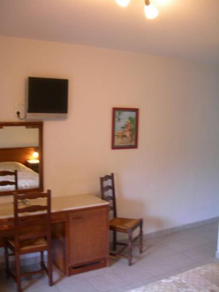 Hotel De La Madeleine Anduze อ็องดูซ ภายนอก รูปภาพ