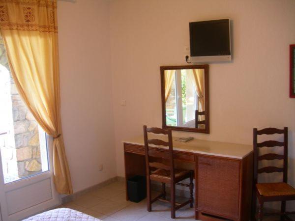 Hotel De La Madeleine Anduze อ็องดูซ ภายนอก รูปภาพ